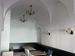 Pronájem restaurace, Hradec Králové, Velké náměstí, 558 m2