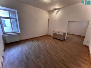 Pronájem bytu 1+1, Třebíč, Karlovo nám., 57 m2