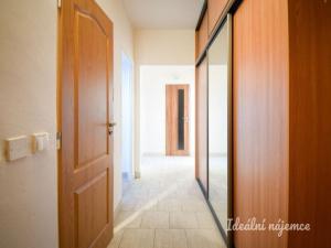 Pronájem bytu 2+1, Brno - Lesná, Loosova, 55 m2