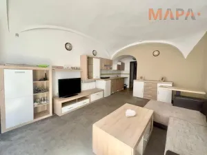 Pronájem bytu 1+kk, Chomutov, Revoluční, 29 m2