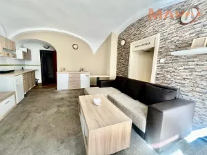 Pronájem bytu 1+kk, Chomutov, Revoluční, 29 m2