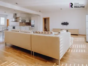 Prodej bytu 6+kk a větší, Kroměříž, náměstí Míru, 178 m2