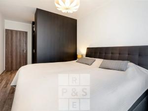 Prodej bytu 2+kk, Praha - Strašnice, Zvěřinova, 58 m2