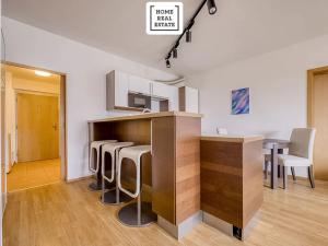 Pronájem bytu 2+kk, Praha - Břevnov, Bolívarova, 71 m2