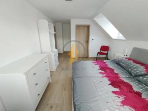 Pronájem rodinného domu, Klokočí, 248 m2