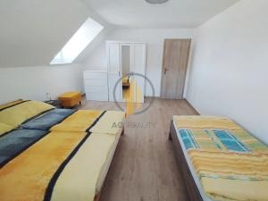 Pronájem rodinného domu, Klokočí, 248 m2