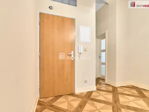 Prodej bytu 2+kk, Karlovy Vary, Svahová, 94 m2