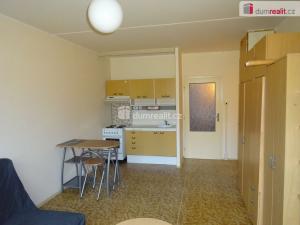 Pronájem bytu 1+kk, Praha - Hlubočepy, Voskovcova, 31 m2