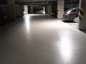 Prodej garážového stání, Praha - Holešovice, Jankovcova, 13 m2