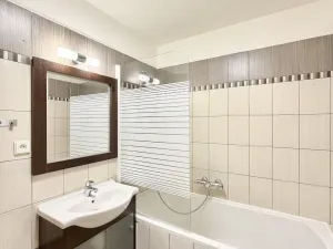 Pronájem bytu 1+1, Liberec - Liberec XXX-Vratislavice nad Nisou, Dlážděná, 40 m2