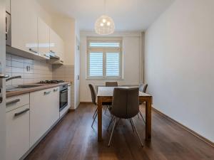 Pronájem bytu 2+1, Praha - Smíchov, Stroupežnického, 63 m2