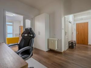 Pronájem bytu 2+1, Praha - Smíchov, Stroupežnického, 63 m2