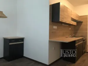 Pronájem bytu 2+1, Děčín, Pohraniční, 60 m2