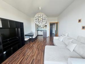 Pronájem bytu 2+kk, Praha - Holešovice, Jankovcova, 70 m2