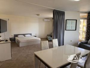 Prodej bytu 1+kk, Aheloy, Bulharsko, 67 m2