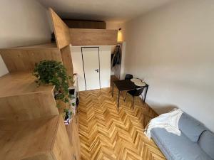 Pronájem bytu 1+kk, Praha - Nusle, Jaromírova, 18 m2