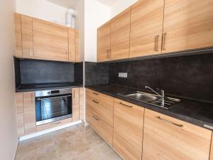 Pronájem bytu 2+kk, Praha - Hlubočepy, Fabiánové, 48 m2