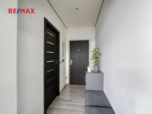 Prodej bytu 1+1, Chodová Planá, 35 m2