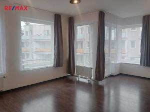 Pronájem bytu 1+kk, Velký Osek, U hřiště, 39 m2