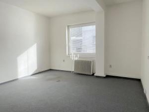 Pronájem obchodního prostoru, Praha - Hrdlořezy, Českobrodská, 300 m2