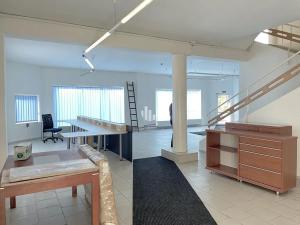 Pronájem obchodního prostoru, Praha - Hrdlořezy, Českobrodská, 300 m2