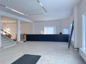 Pronájem kanceláře, Praha - Hrdlořezy, Českobrodská, 300 m2