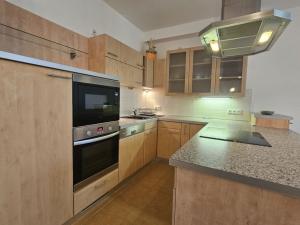 Pronájem bytu 2+kk, Benešov, Dukelská, 63 m2