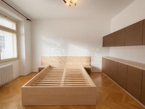 Pronájem bytu 3+1, Praha - Nové Město, Ke Karlovu, 90 m2