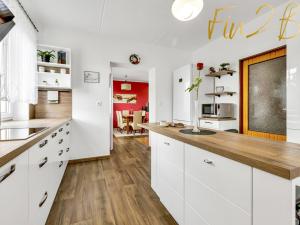 Prodej rodinného domu, Vrhaveč - Neznašovy, 253 m2