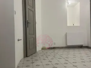 Pronájem obchodního prostoru, Kostelec nad Černými lesy, náměstí Smiřických, 70 m2