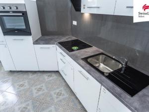 Prodej činžovního domu, Břežany II, 804 m2