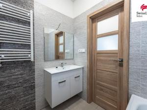 Prodej činžovního domu, Břežany II, 804 m2