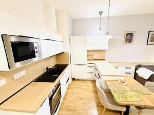 Pronájem bytu 1+kk, Dobřichovice, Anežky České, 34 m2