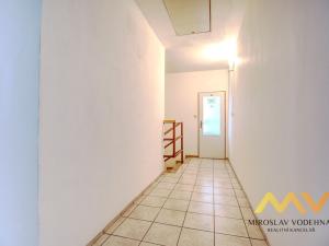 Pronájem skladu, Hradec Králové - Kukleny, Kudrnova, 300 m2