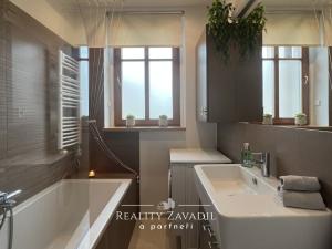 Pronájem bytu 2+kk, Praha, Chaberská, 45 m2