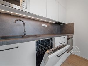 Pronájem bytu 2+kk, Praha, Líbalova, 43 m2