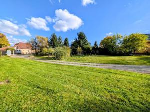 Prodej pozemku pro bydlení, Mokrouše, 1260 m2