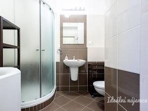 Pronájem bytu 1+kk, Praha - Kyje, Sicherova, 31 m2