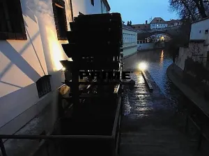 Pronájem bytu 3+1, Praha - Malá Strana, Hroznová, 73 m2