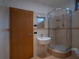 Pronájem rodinného domu, Praha - Dejvice, Ke Kulišce, 380 m2