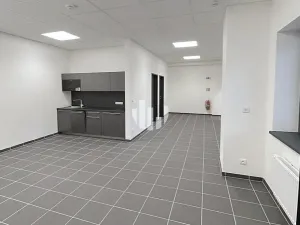 Pronájem kanceláře, Praha - Běchovice, Podnikatelská, 117 m2