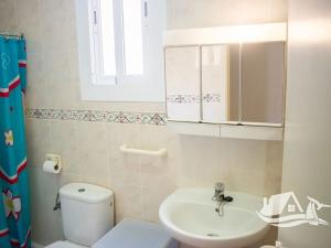 Prodej vícegeneračního domu, Los Alcázares, Španělsko, Calle Alicante, 1300 m2