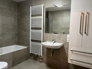 Pronájem bytu 3+kk, Praha - Jinonice, Nyklíčkova, 102 m2