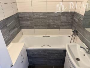 Prodej bytu 3+1, Teplice - Trnovany, 78 m2