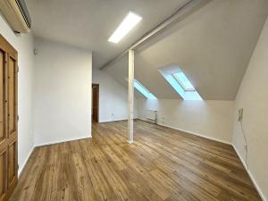 Pronájem kanceláře, Praha, Vinopalnická, 104 m2