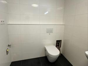 Pronájem bytu 3+kk, Horoměřice, Karla IV., 80 m2