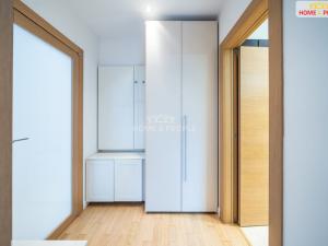 Prodej bytu 2+kk, Praha - Podolí, Jeremenkova, 62 m2