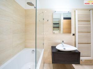 Prodej bytu 2+kk, Praha - Podolí, Jeremenkova, 62 m2