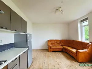 Pronájem bytu 1+kk, Praha - Uhříněves, Bečovská, 29 m2