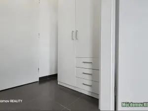 Pronájem bytu 1+kk, Praha - Uhříněves, Bečovská, 29 m2